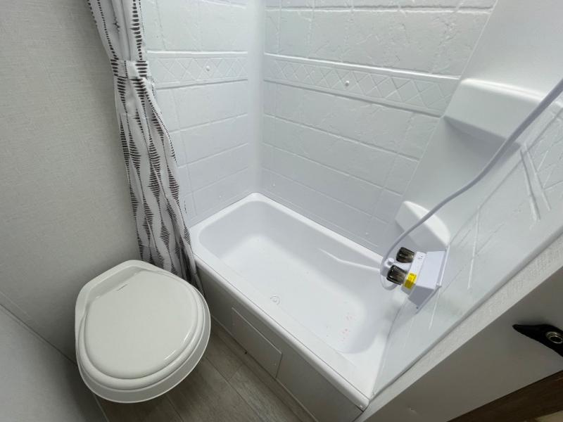 2025 Forest River Wildwood X-Lite 26ICE, $ 48,191