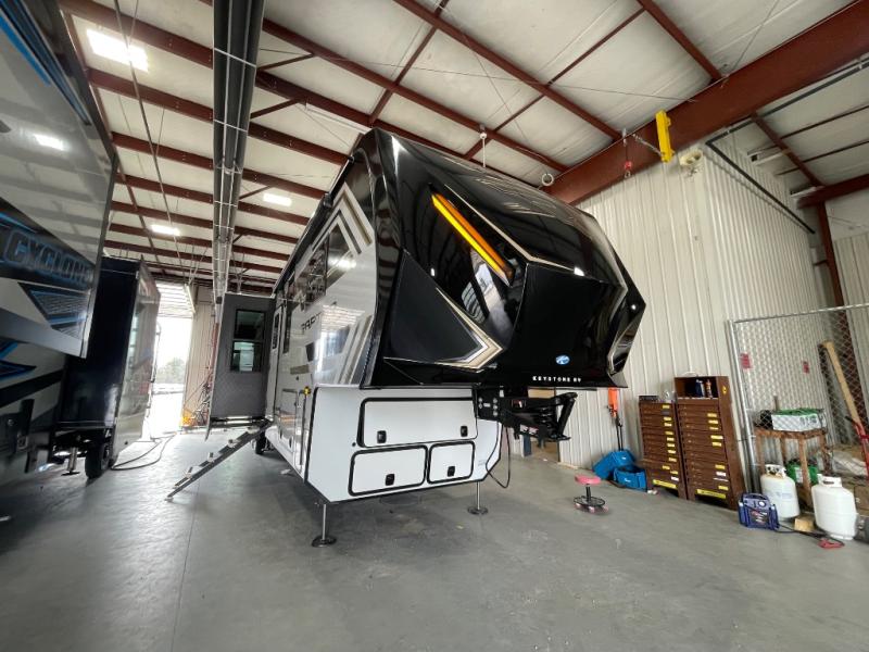 2025 Keystone Raptor 415, $ 112,990