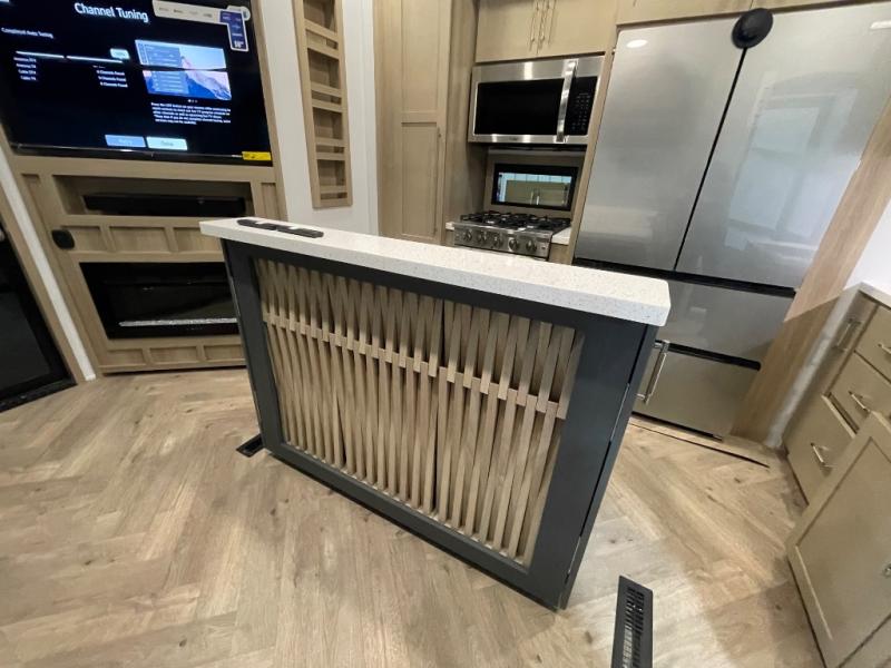 2025 Keystone Raptor 415, $ 112,990