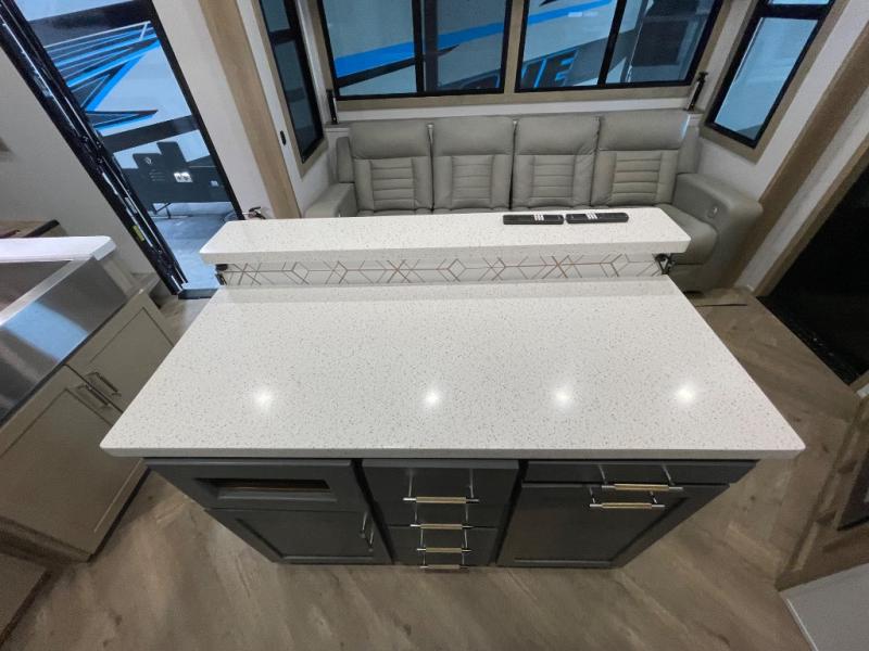 2025 Keystone Raptor 415, $ 112,990