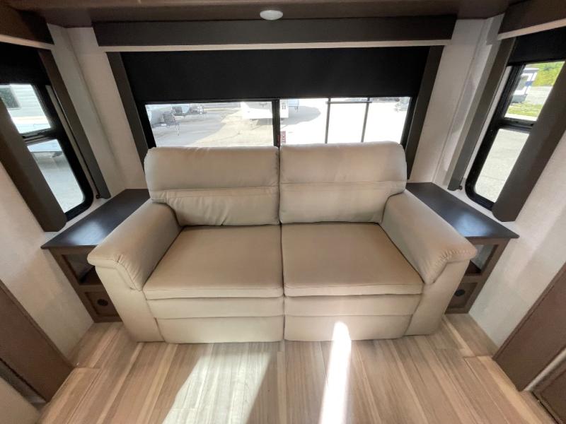 2026 Keystone Cougar Half-Ton (Travel Trailer) 29R, $ 62,717