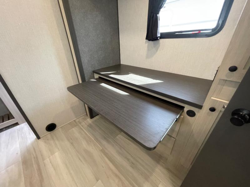 2025 Forest River Wildcat 41DREAM, $ 47,999