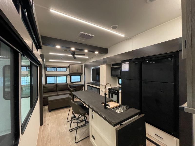 2026 Forest River Cherokee Arctic Wolf 38LEAH.G, $ 112,799