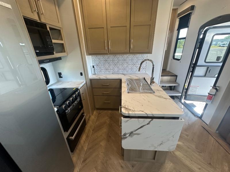 2026 Keystone Raptor Carbon Series (Fifth Wheel) 3, $ 120,339