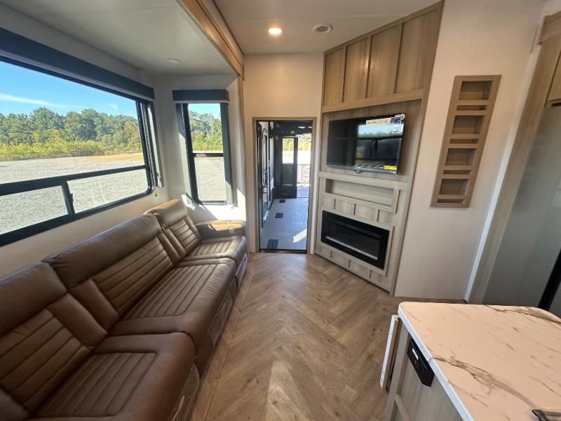 2026 Keystone Raptor Carbon Series (Fifth Wheel) 3, $ 120,339