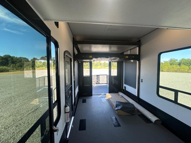 2026 Keystone Raptor Carbon Series (Fifth Wheel) 3, $ 120,339