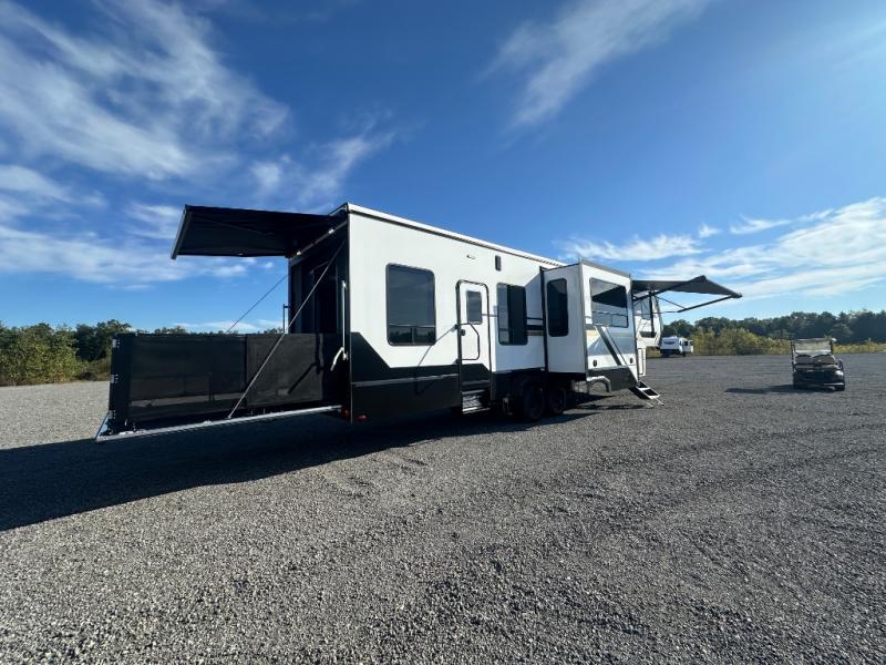 2026 Keystone Raptor Carbon Series (Fifth Wheel) 3, $ 120,339