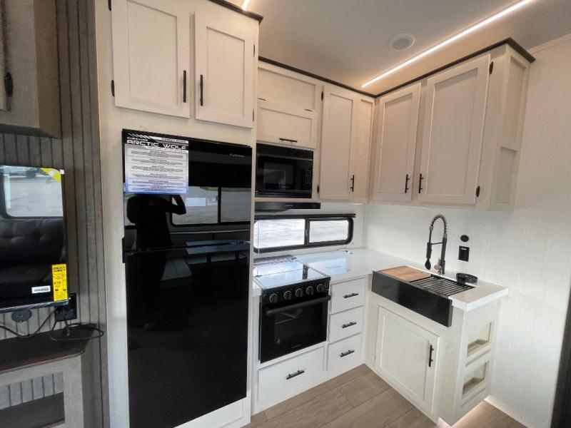2026 Forest River Cherokee Arctic Wolf 287BH, $ 84,000