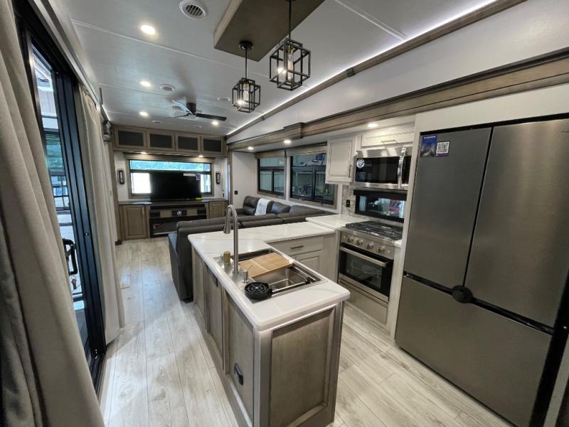 2025 Keystone Montana 3532SP, $ 84,995