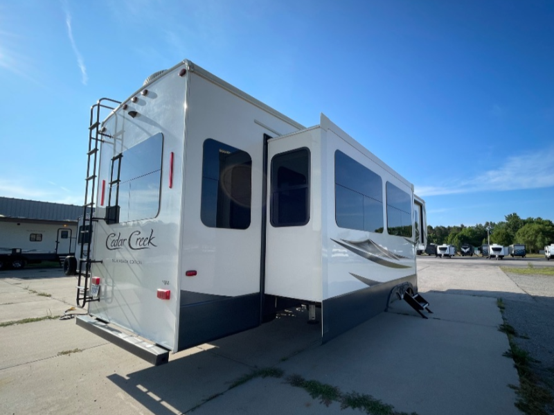 2020 Forest River Cedar Creek Silverback Edition 3, $ 48,995