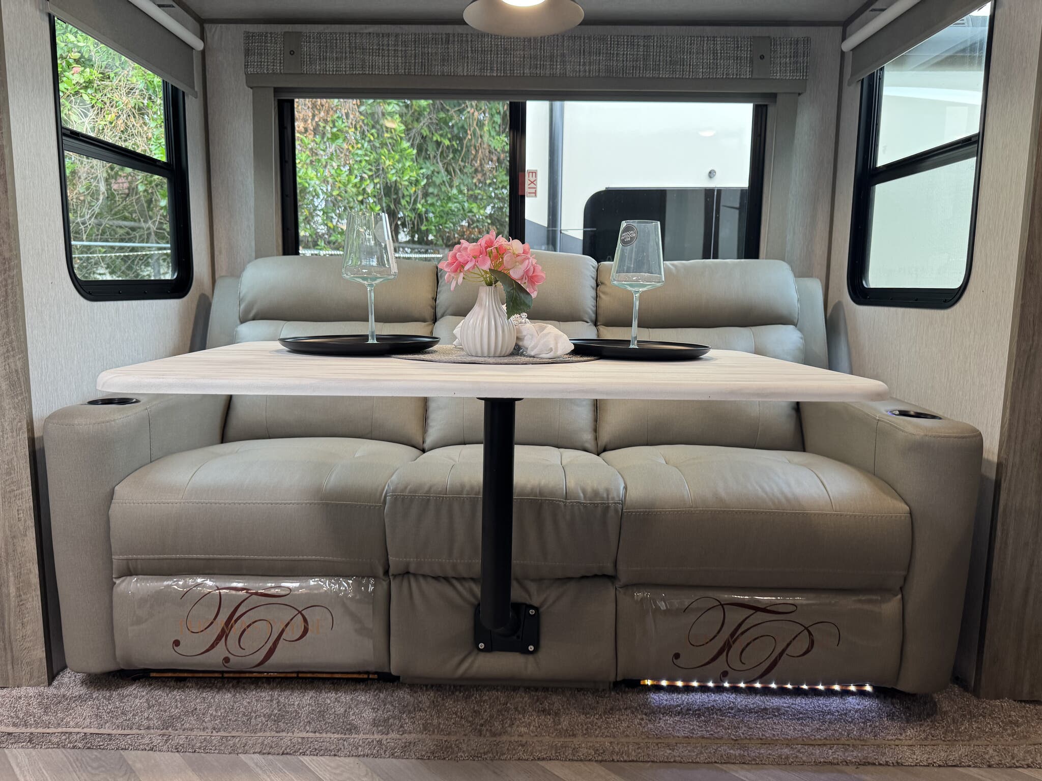 2022 Forest River Wildwood Heritage Glen Hyper Lyt, $ 19,995