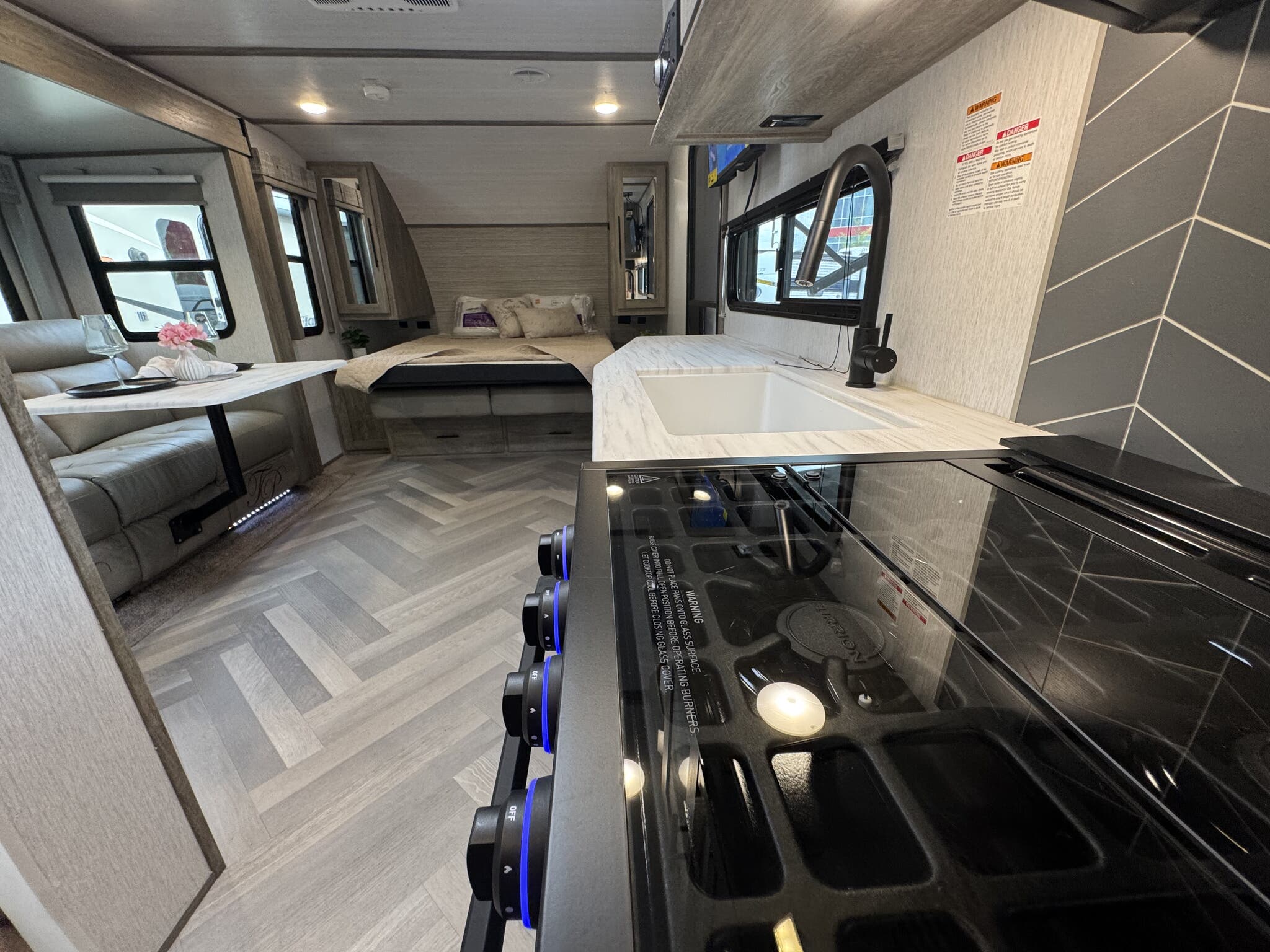 2022 Forest River Wildwood Heritage Glen Hyper Lyt, $ 19,995