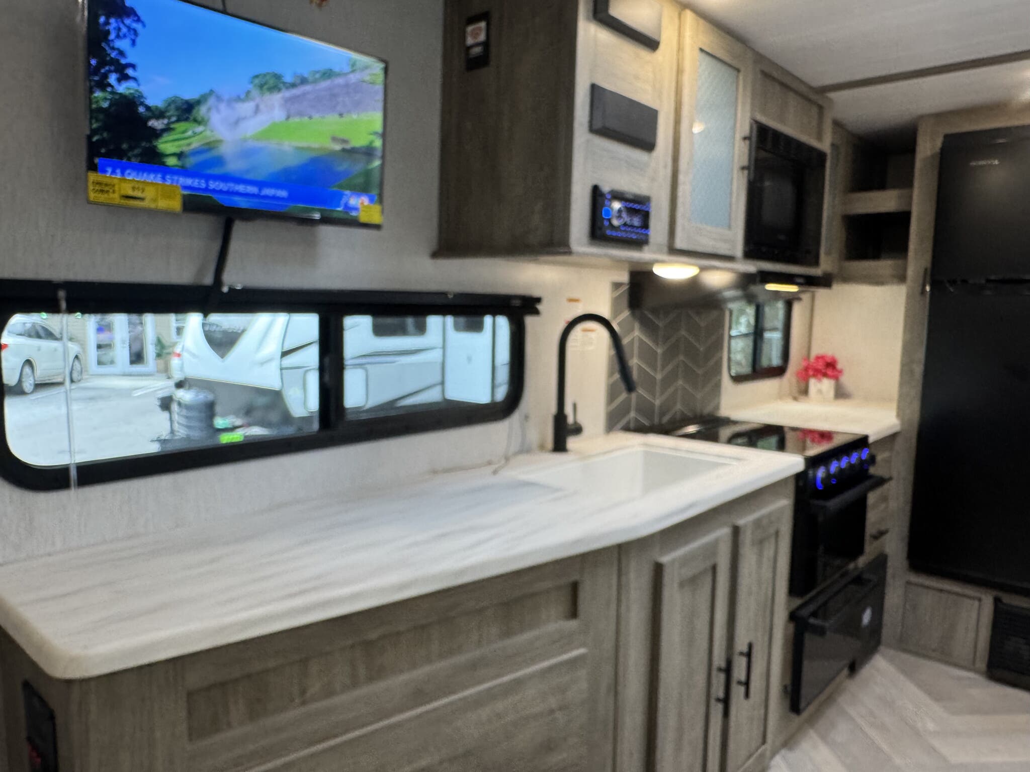 2022 Forest River Wildwood Heritage Glen Hyper Lyt, $ 19,995