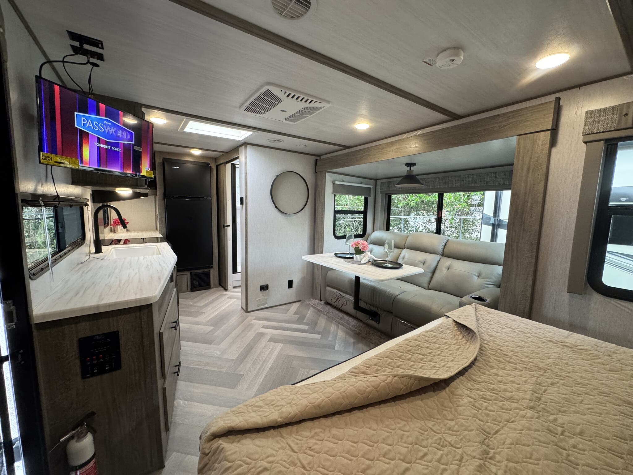 2022 Forest River Wildwood Heritage Glen Hyper Lyt, $ 19,995