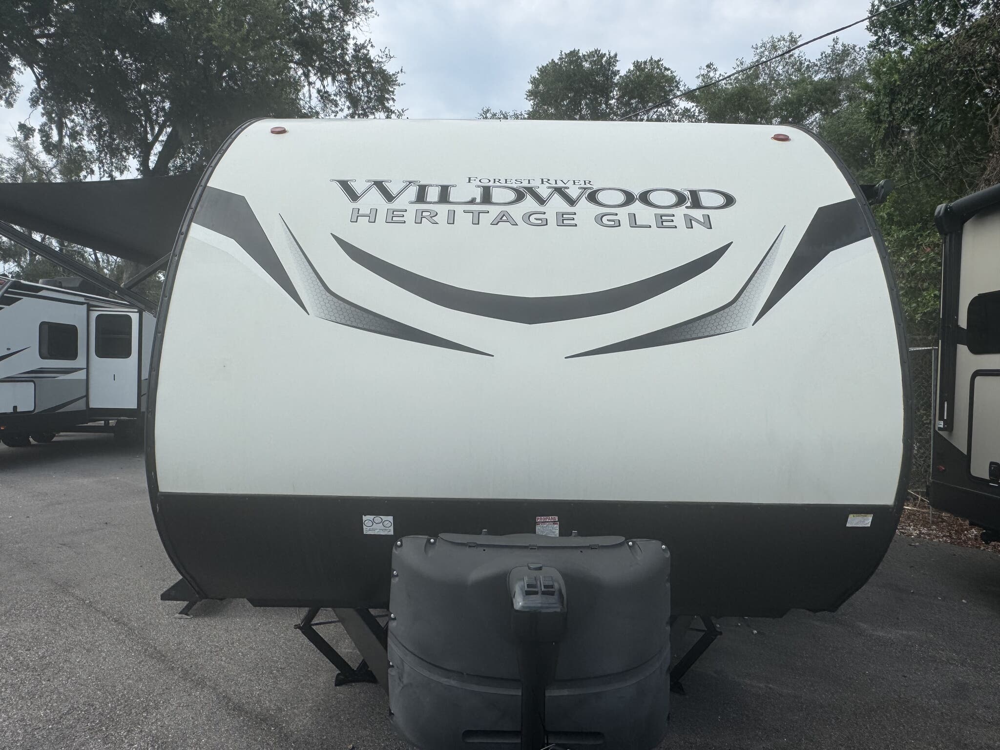 2022 Forest River Wildwood Heritage Glen Hyper Lyt, $ 19,995