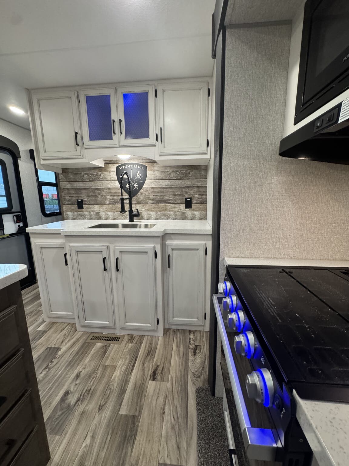 2022 Venture SportTrek Touring Edition STT333VMI, $ 37,800