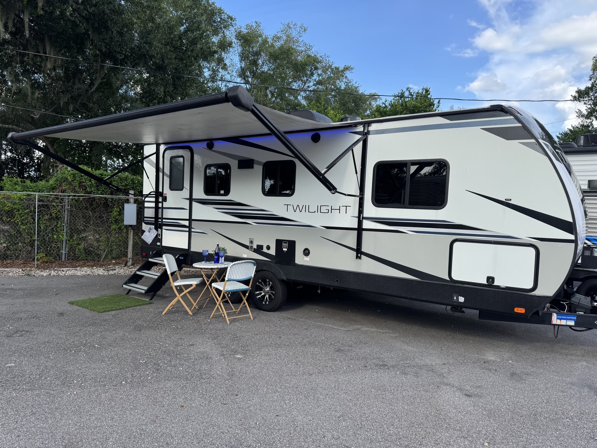 2022 Cruiser RV Twilight Signature TW2100, $ 19,995