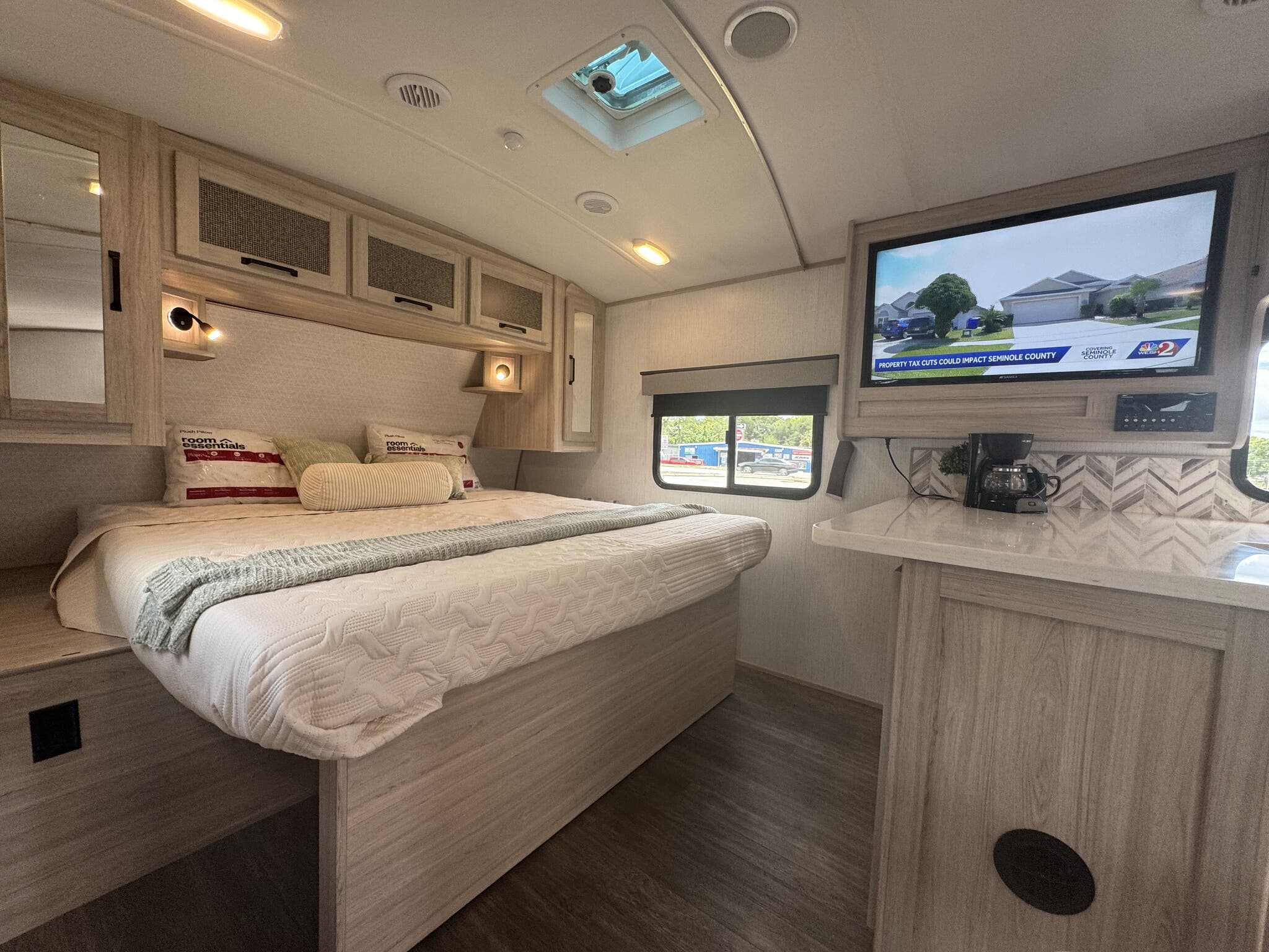 2022 Cruiser RV Twilight Signature TW2100, $ 19,995