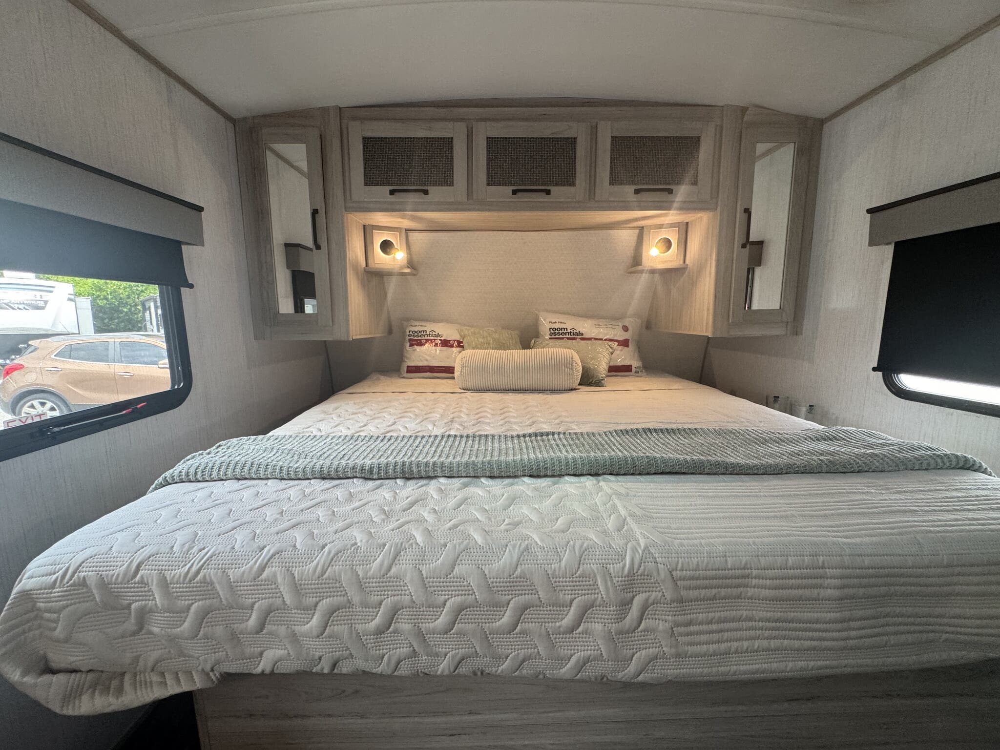 2022 Cruiser RV Twilight Signature TW2100, $ 19,995