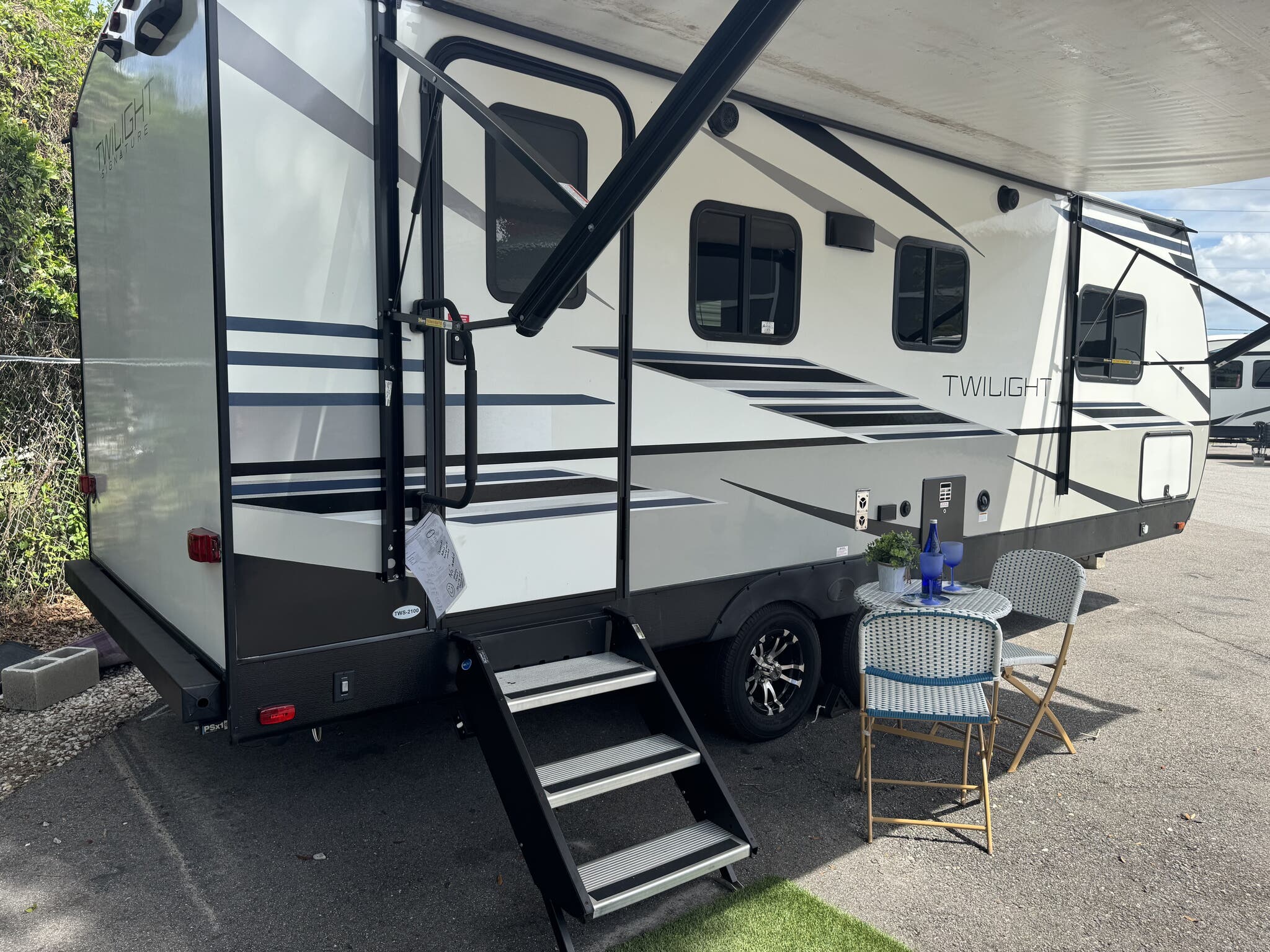2022 Cruiser RV Twilight Signature TW2100, $ 19,995