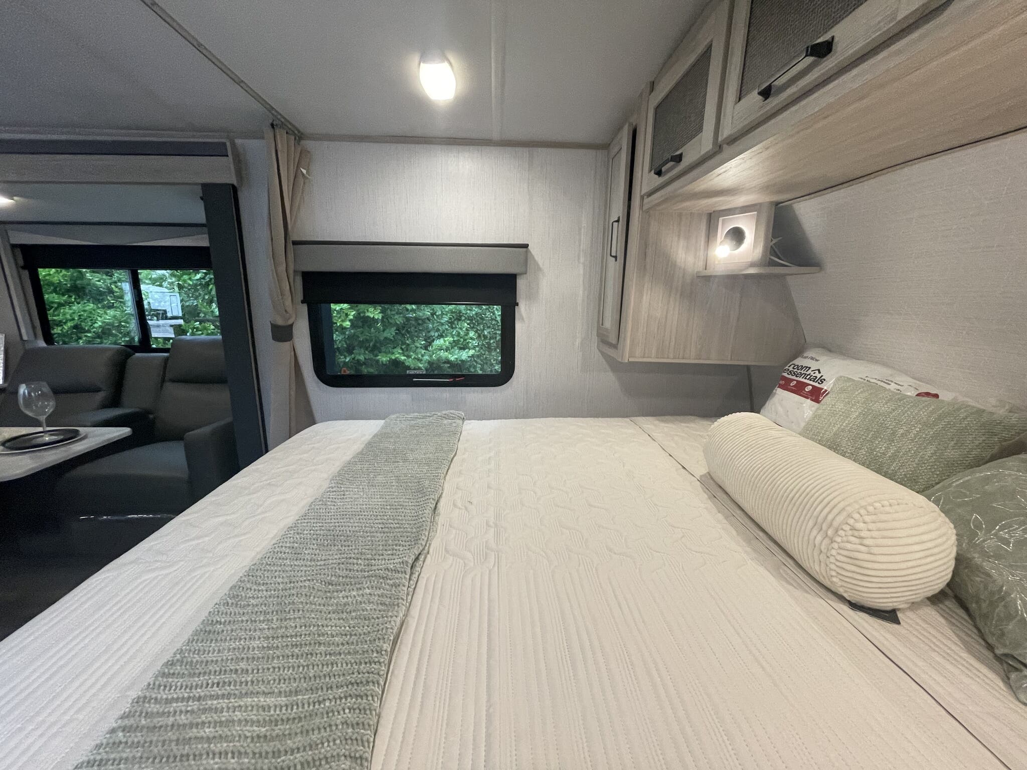 2022 Cruiser RV Twilight Signature TW2100, $ 19,995