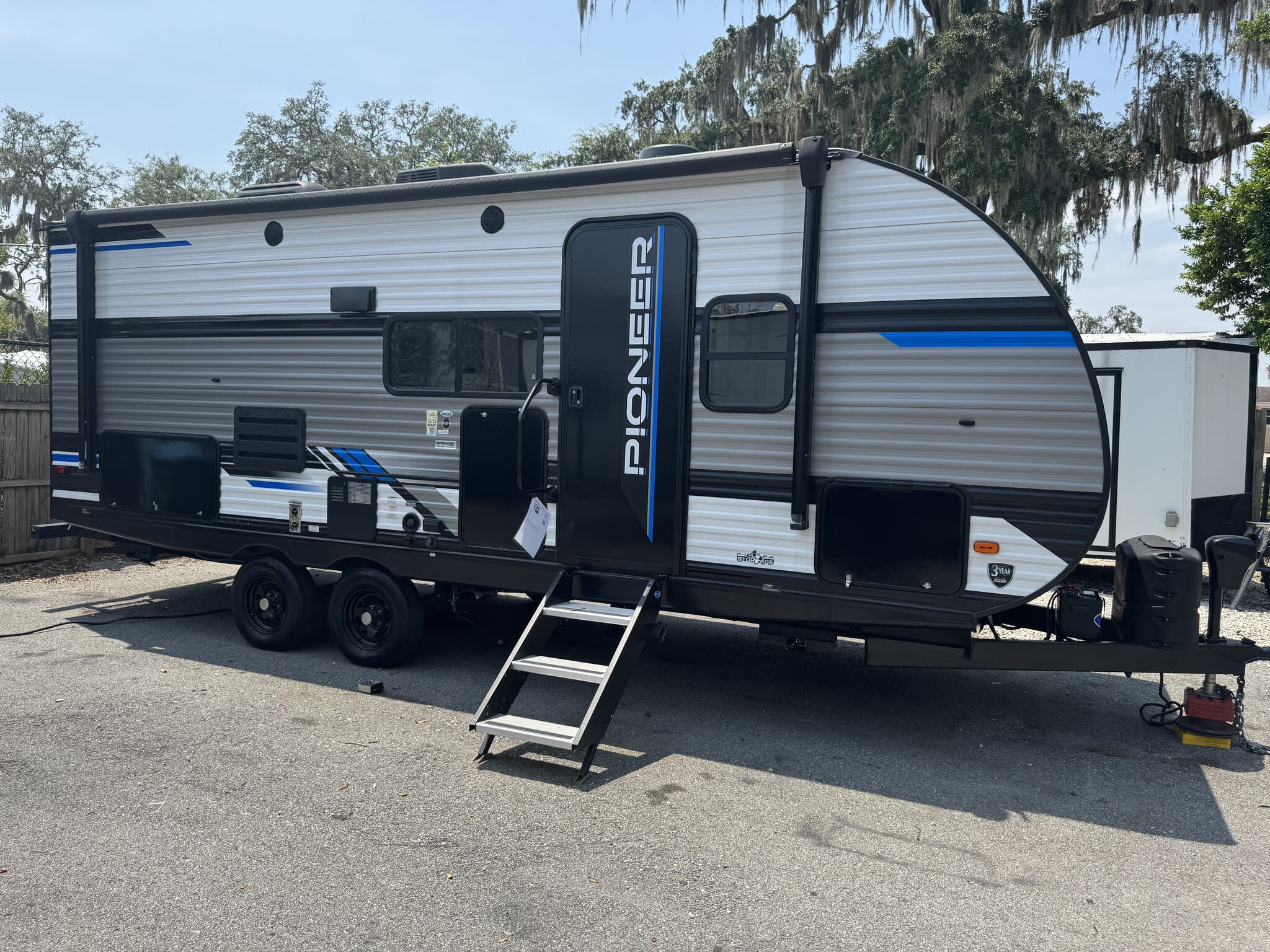 2023 Heartland Pioneer BH220, $ 22,000