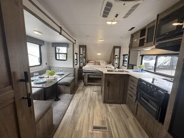 2023 Heartland Pioneer BH220, $ 22,000