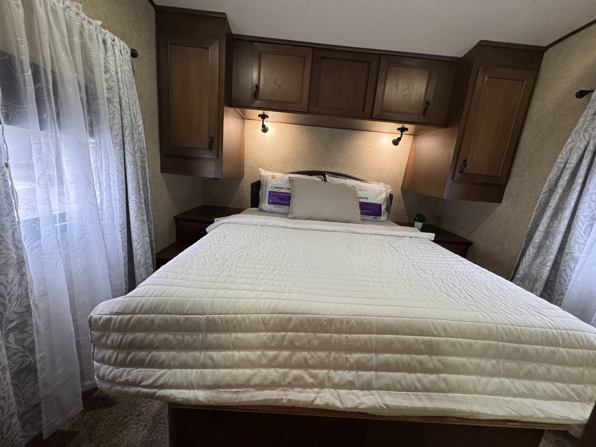 2014 Open Range Light 274RLS, $ 15,900