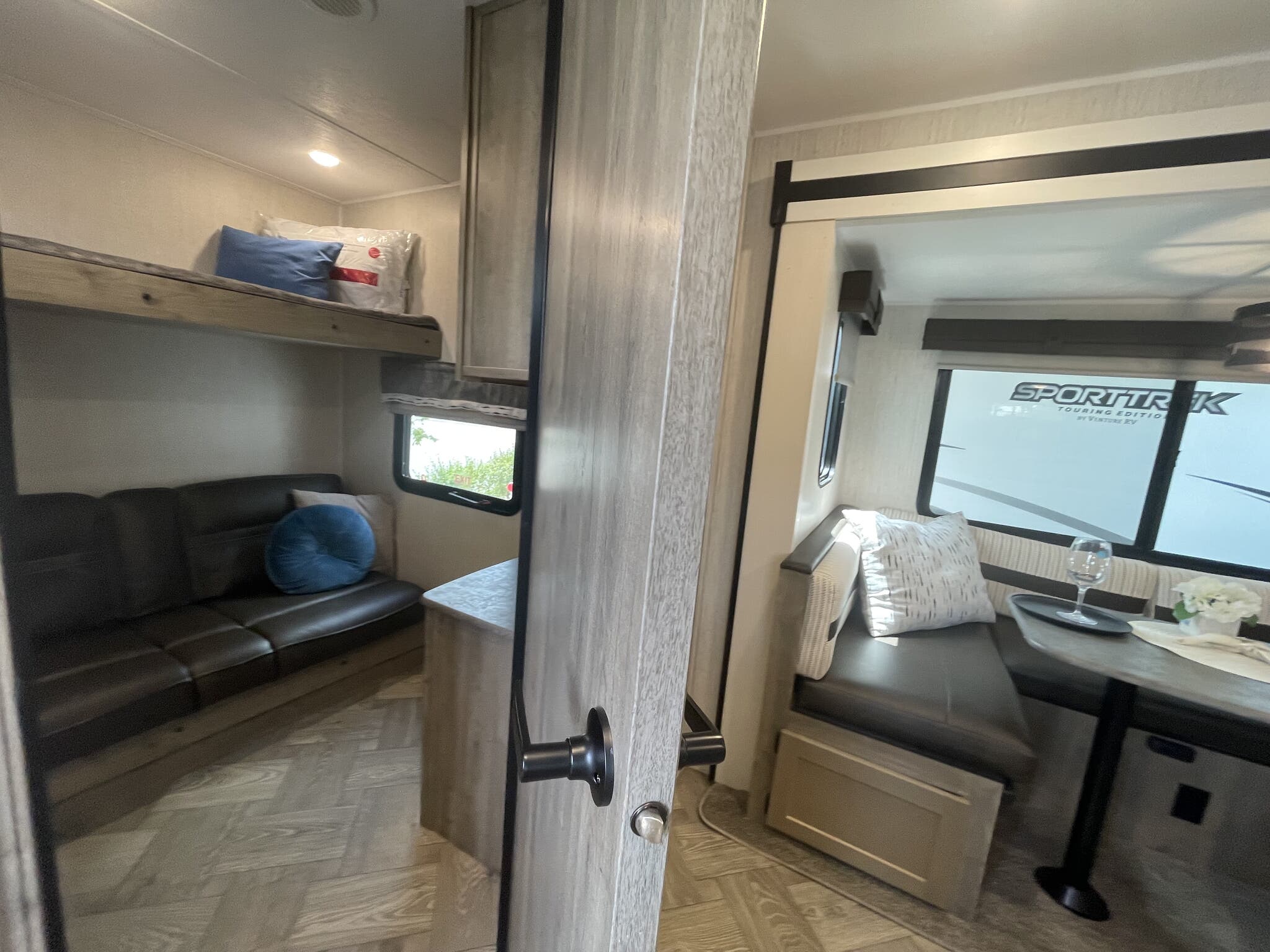 2022 Palomino Puma 28BHSS, $ 25,995