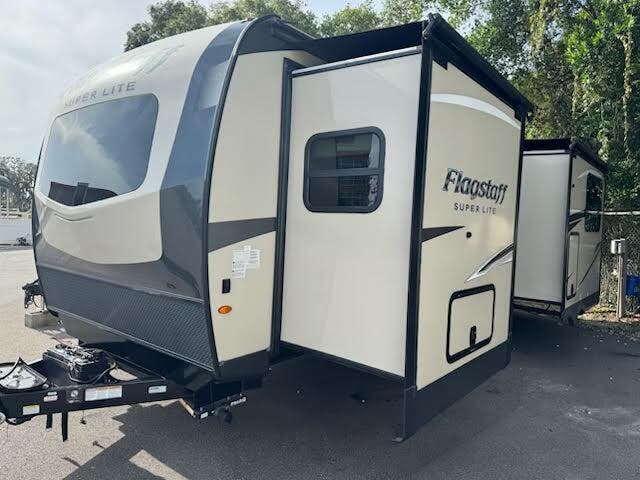 2022 Forest River Flagstaff Super Lite 26RLBS, $ 27,995