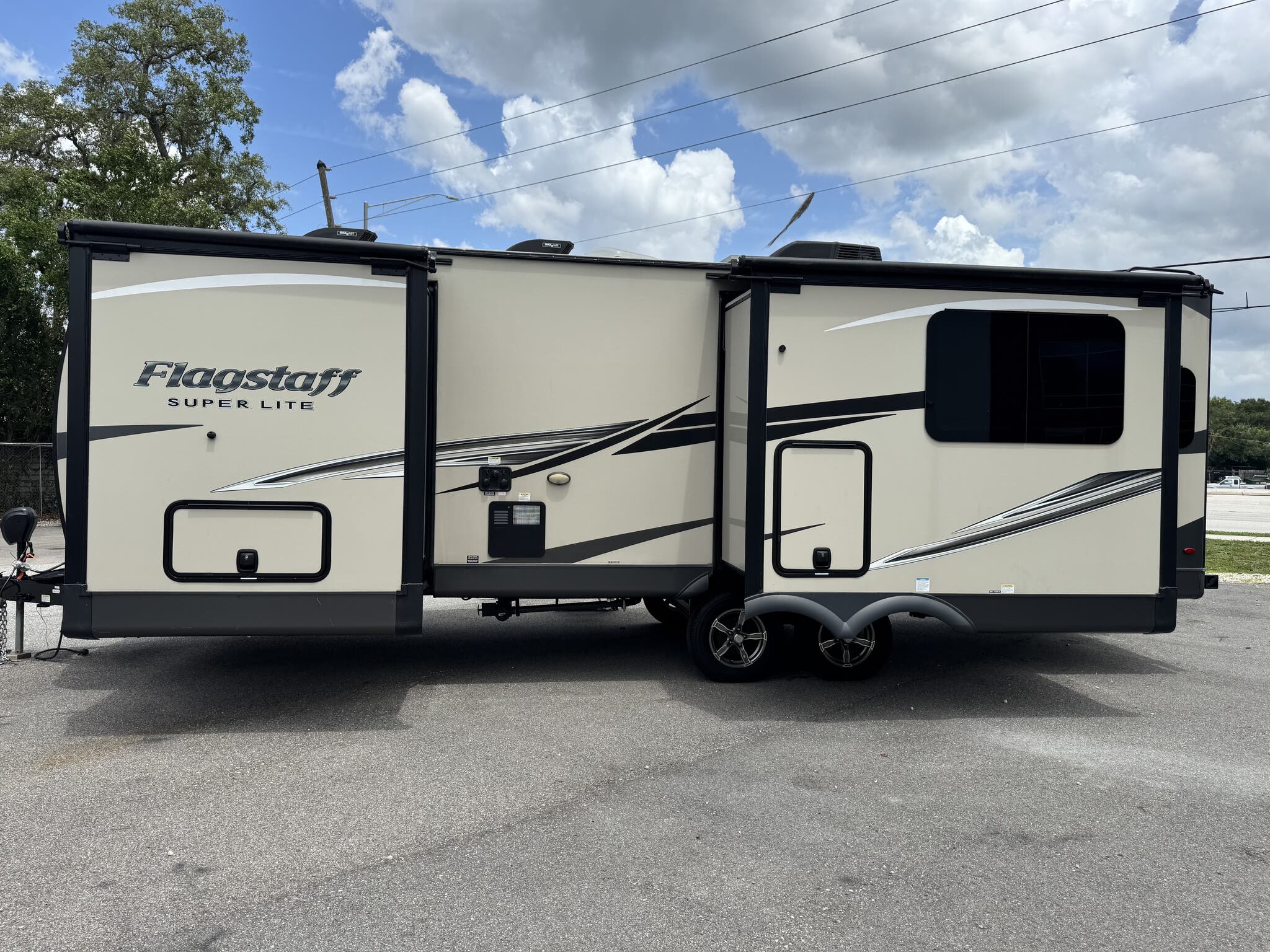 2022 Forest River Flagstaff Super Lite 26RLBS, $ 27,995