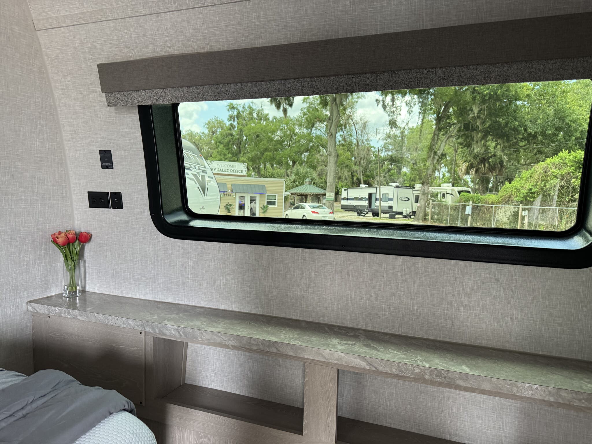 2022 Forest River Flagstaff Super Lite 26RLBS, $ 27,995