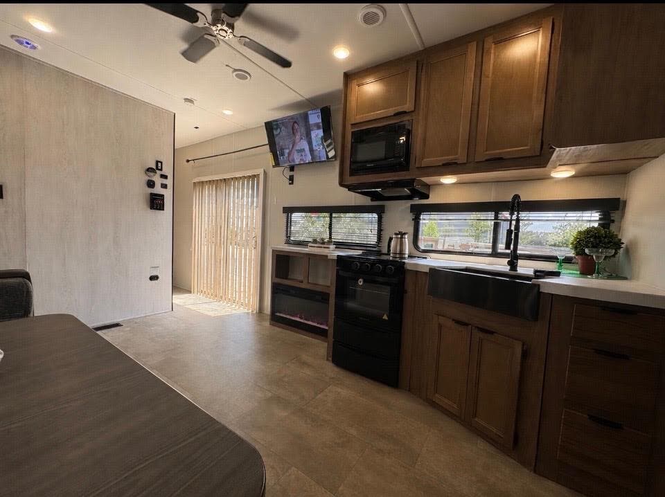 2024 Forest River Cherokee Timberwolf 39TN, $ 32,900