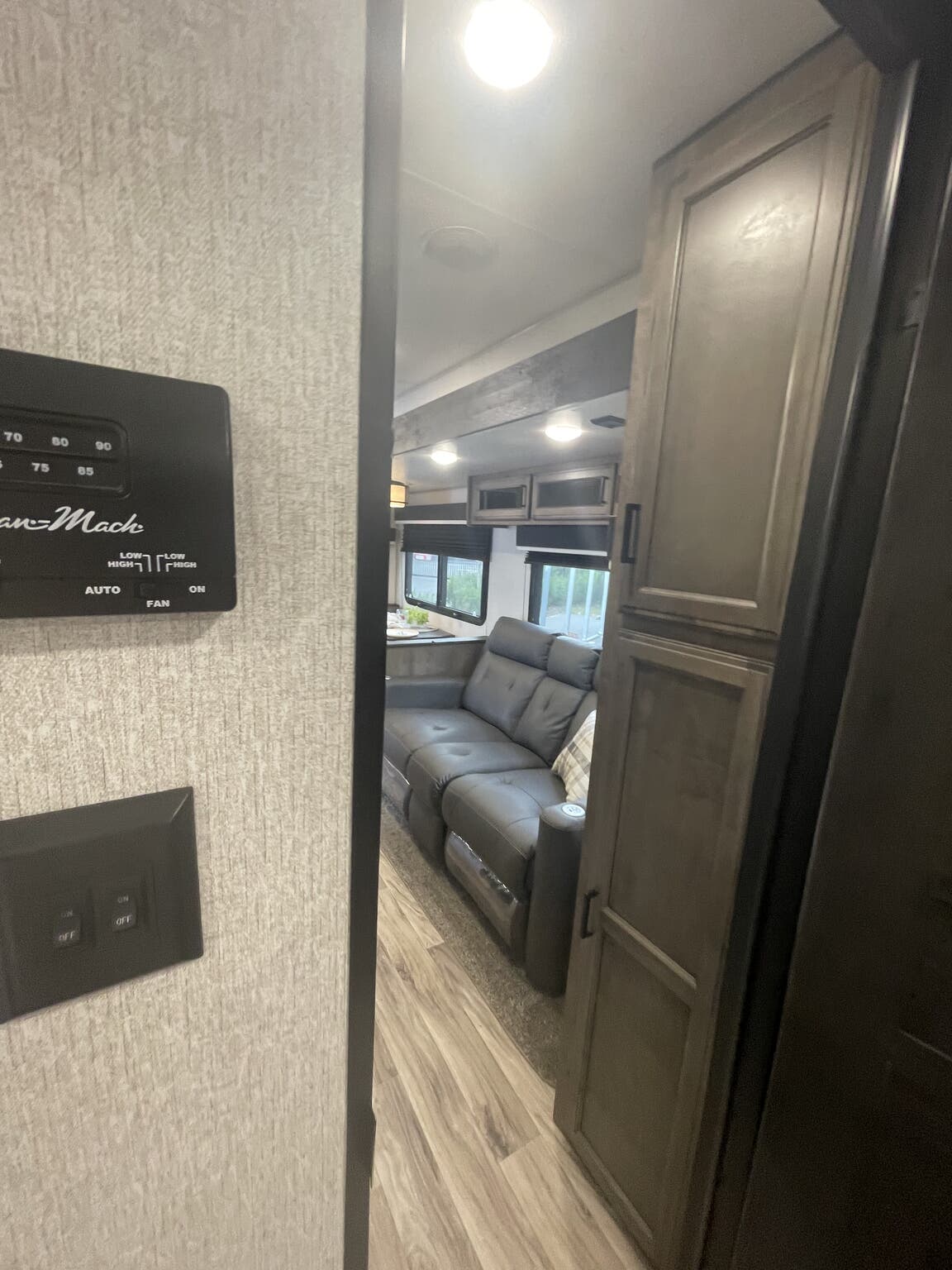 2022 Venture SportTrek Touring Edition STT272VRK, $ 29,995