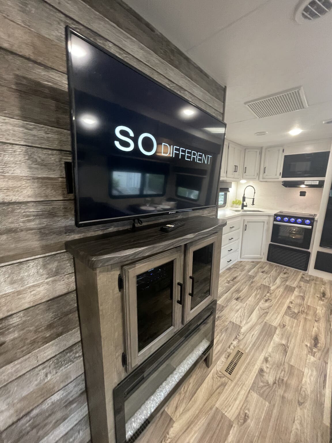 2022 Venture SportTrek Touring Edition STT272VRK, $ 29,995