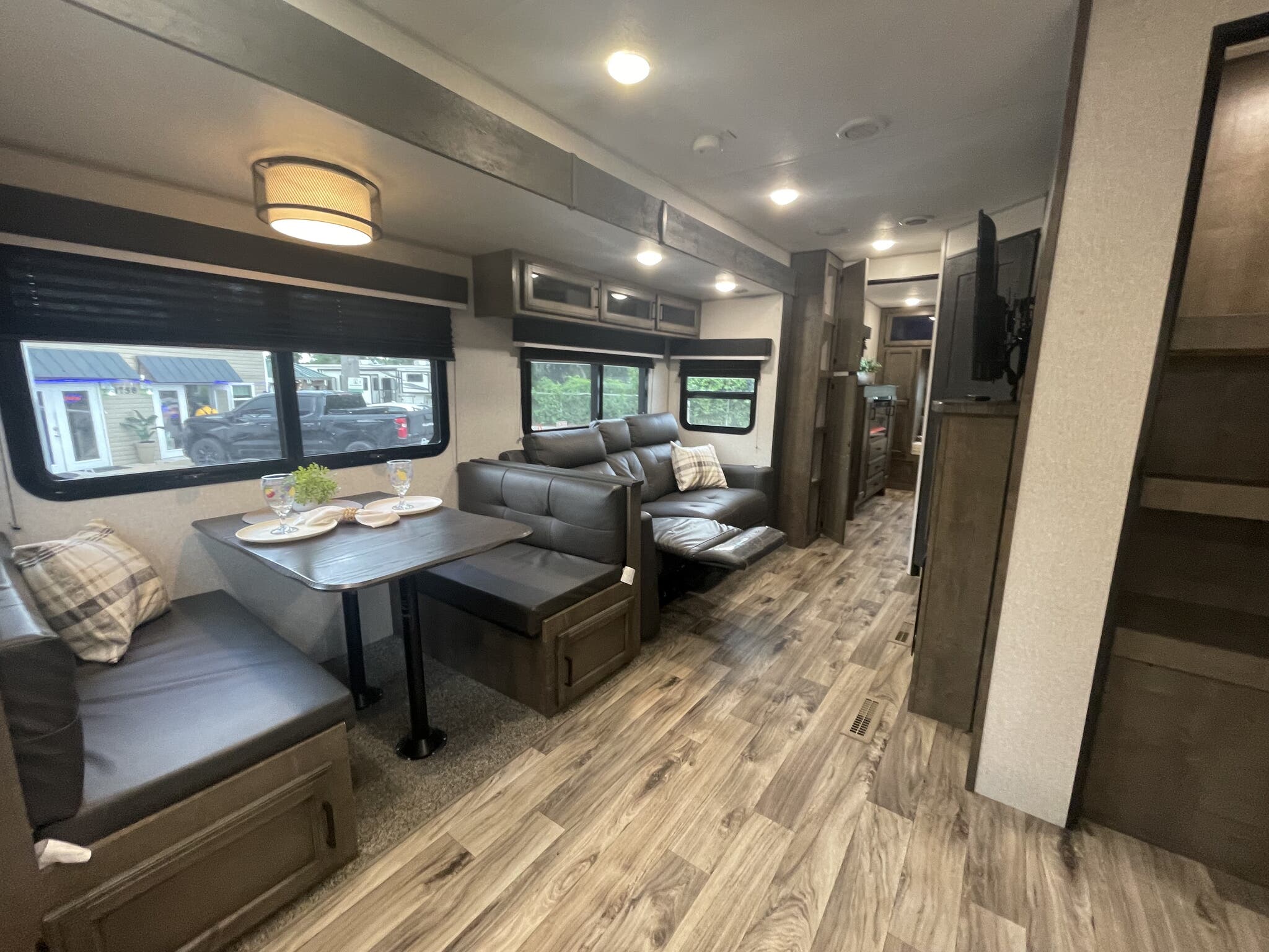 2022 Venture SportTrek Touring Edition STT272VRK, $ 29,995