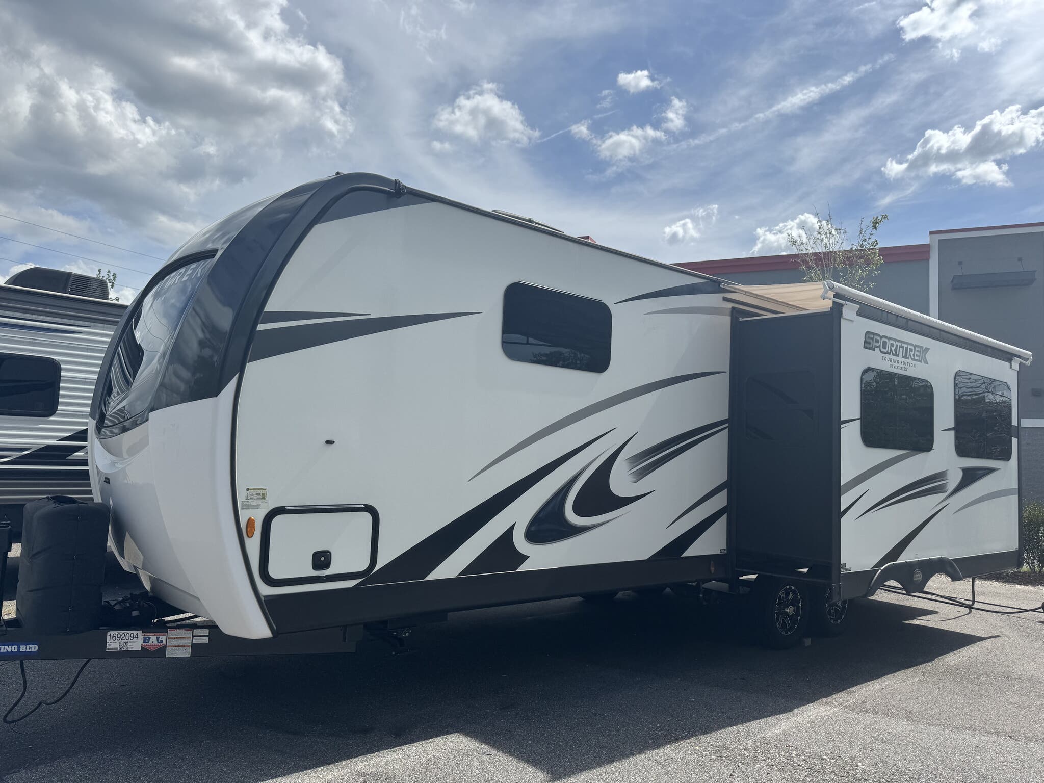 2022 Venture SportTrek Touring Edition STT272VRK, $ 29,995