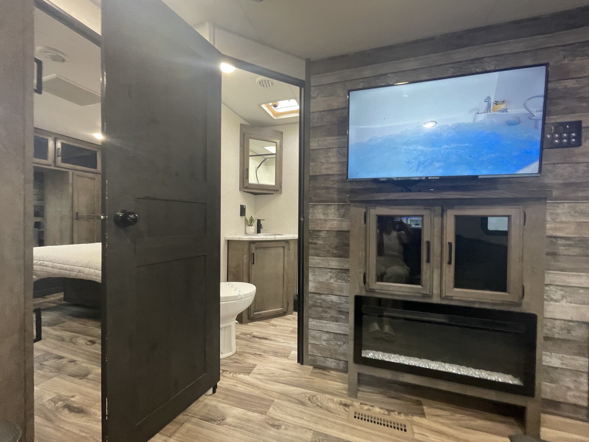 2022 Venture SportTrek Touring Edition STT272VRK, $ 29,995
