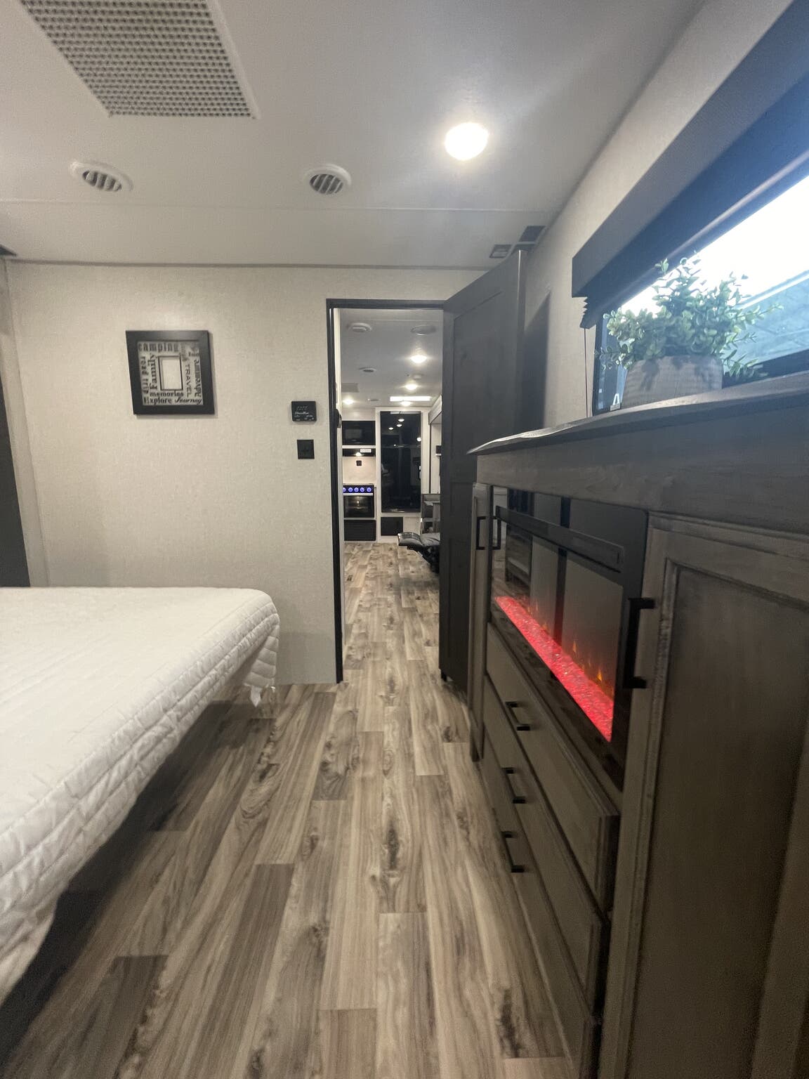 2022 Venture SportTrek Touring Edition STT272VRK, $ 29,995