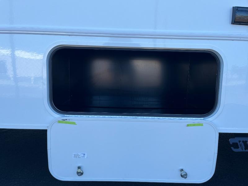 2027 Winnebago Sunflyer 24GG, $ 107,324