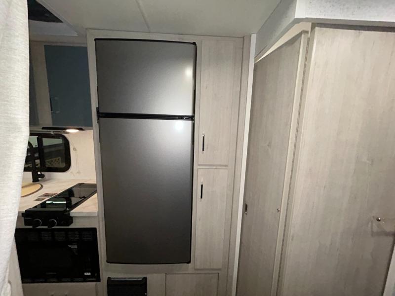 2027 Winnebago Sunflyer 22RS, $ 105,945