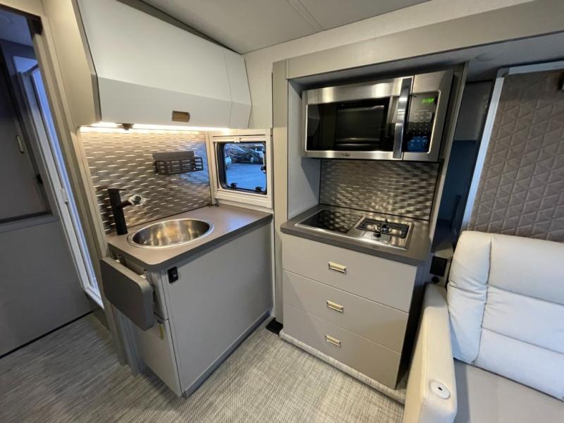 2025 Winnebago View 24T AWD, $ 179,998