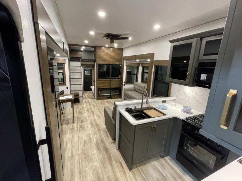 2027 Keystone Montana High Country 391TB, $ 125,772