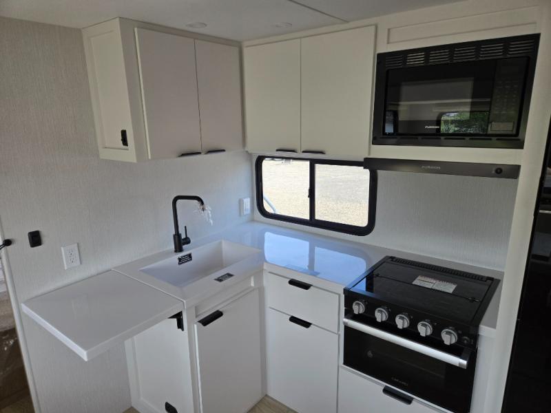 2026 Winnebago Thrive 28BHS, $ 47,998