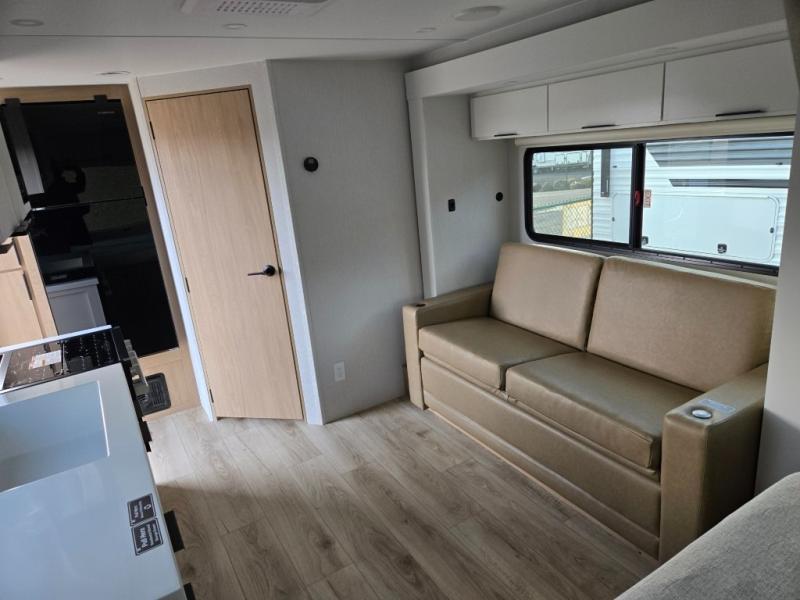 2026 Winnebago Thrive 18FBS, $ 36,998
