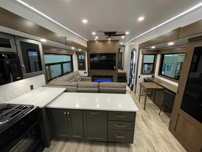 2026 Keystone Montana High Country 300RK, $ 94,992