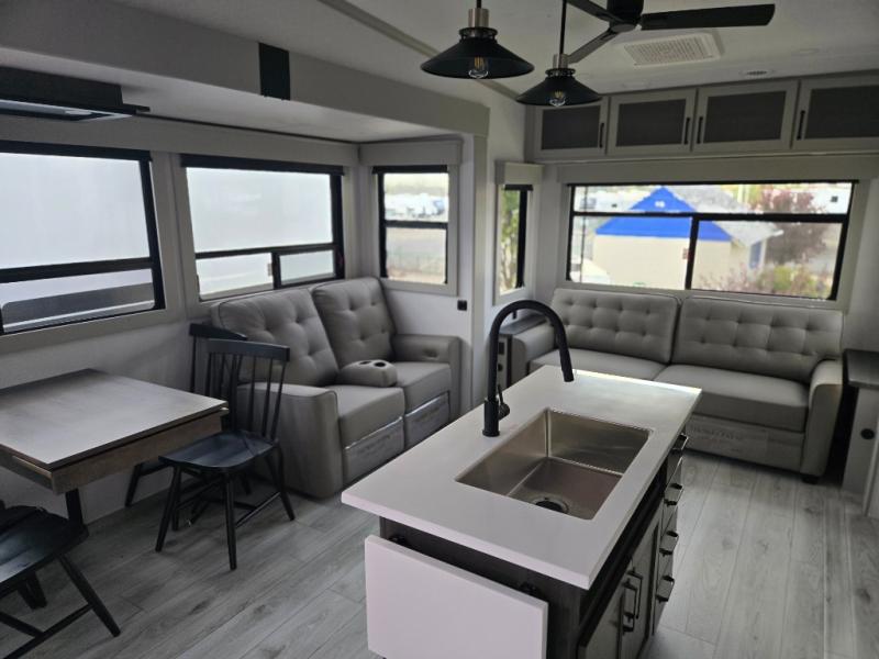 2026 Keystone Montana High Country 295RL, $ 74,998