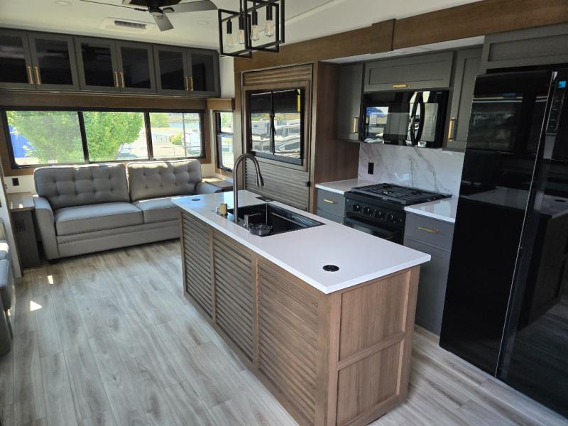 2026 Keystone Montana High Country 290RL, $ 97,054