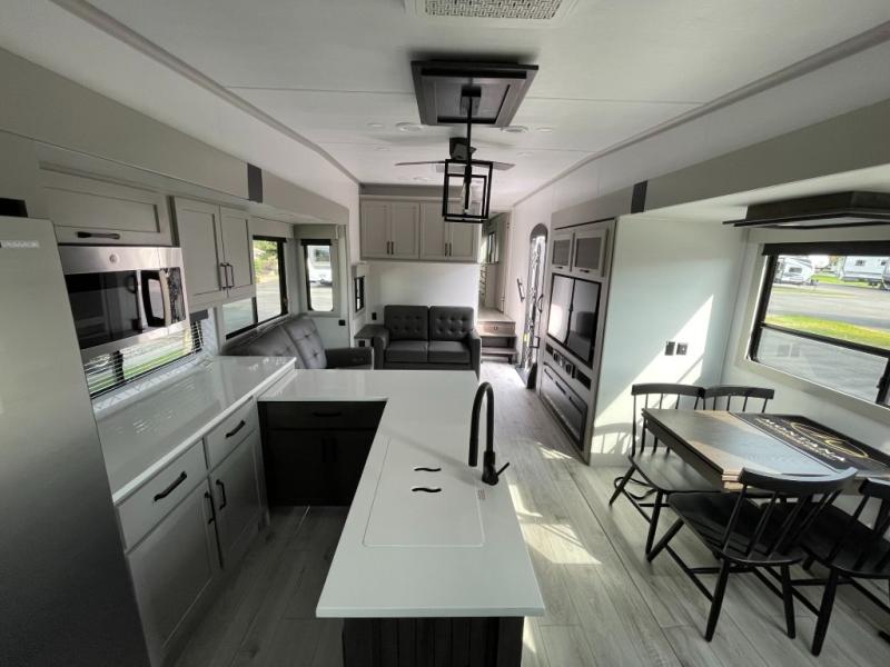 2026 Keystone Montana High Country 325RK, $ 79,998
