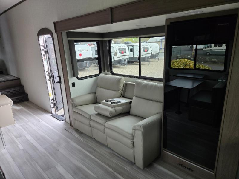 2026 Keystone Cougar Half-Ton (Fifth Wheel) 29MBD, $ 63,998